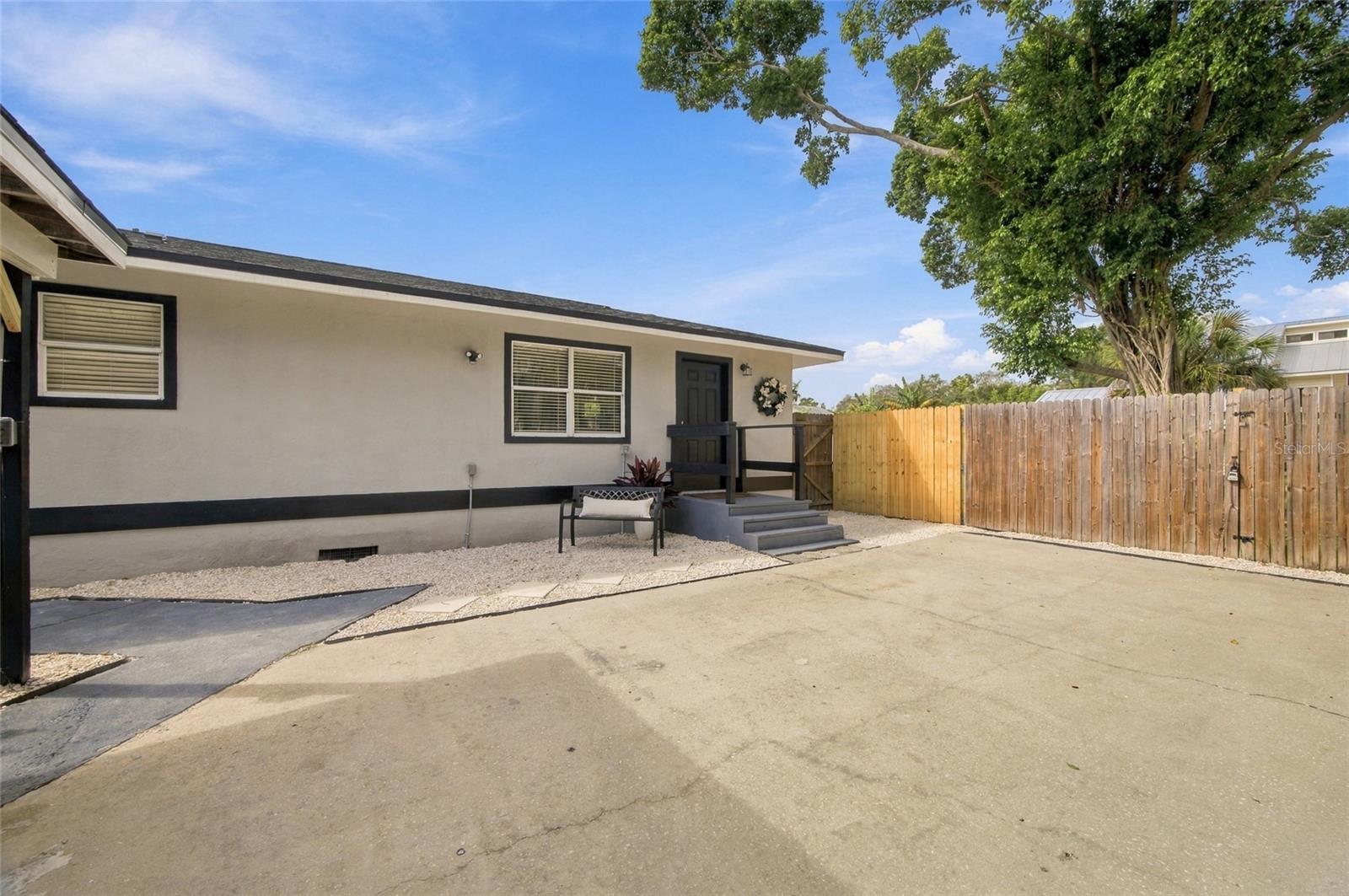 11985 MURRAY AVE — photo 30
