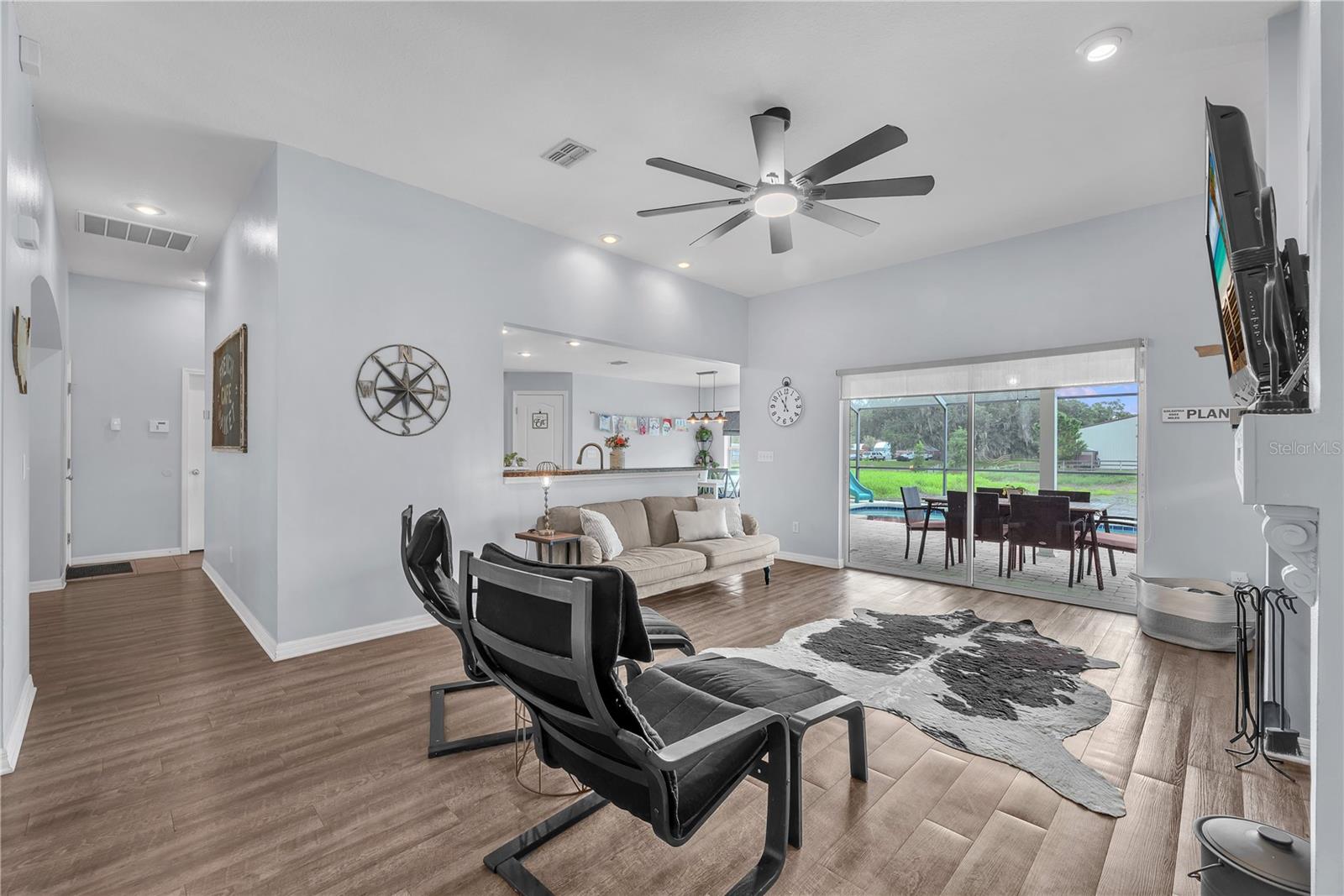 4516 HAWKINS RD — photo 10