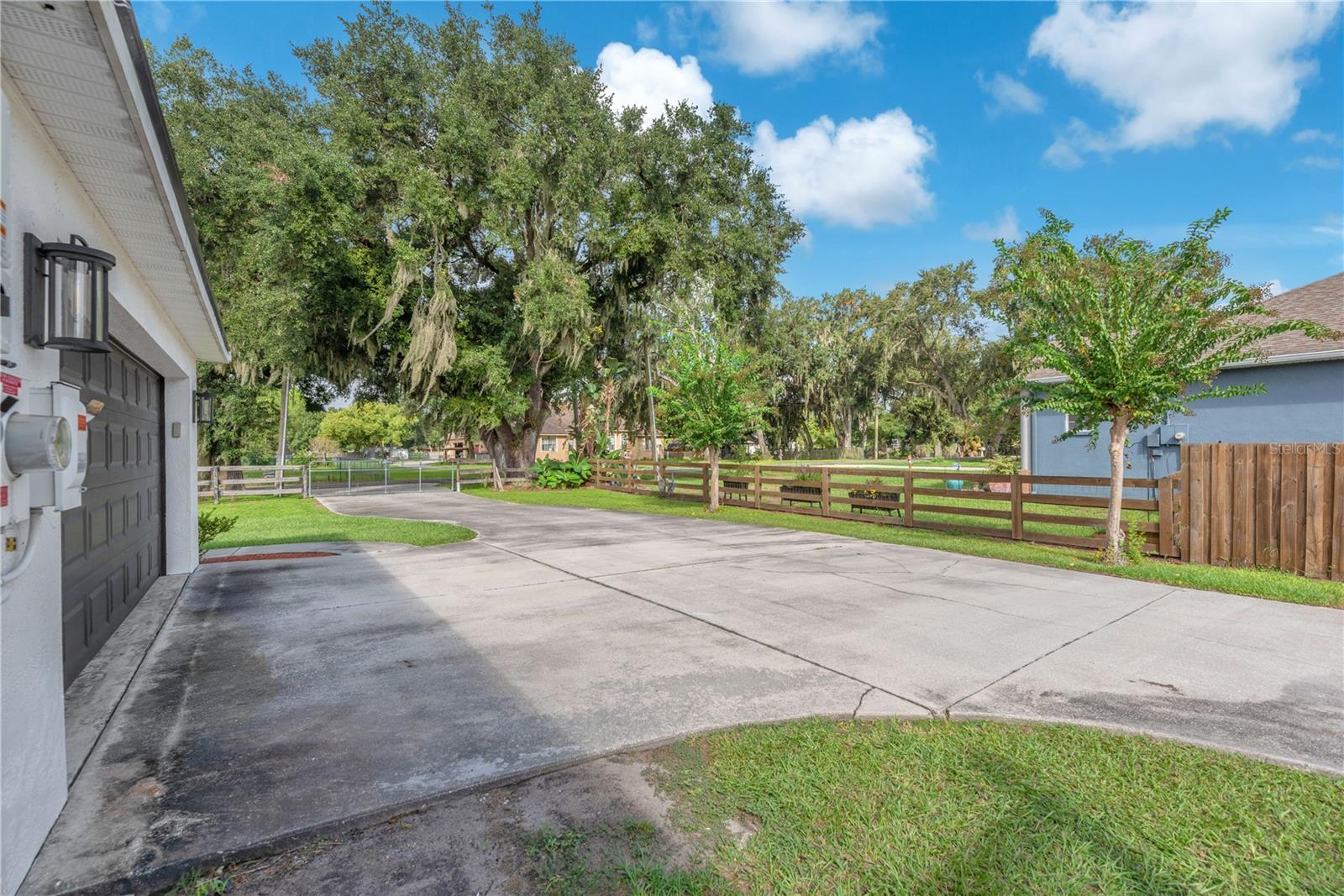4516 HAWKINS RD — photo 36