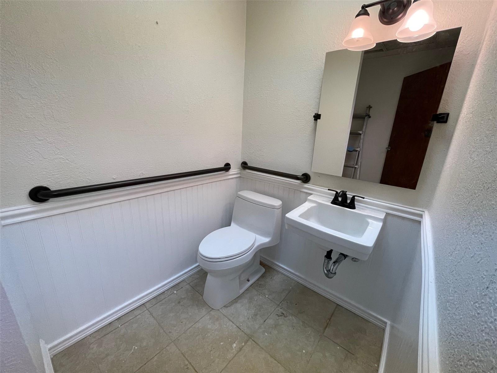 1221 TURNER ST — photo 8