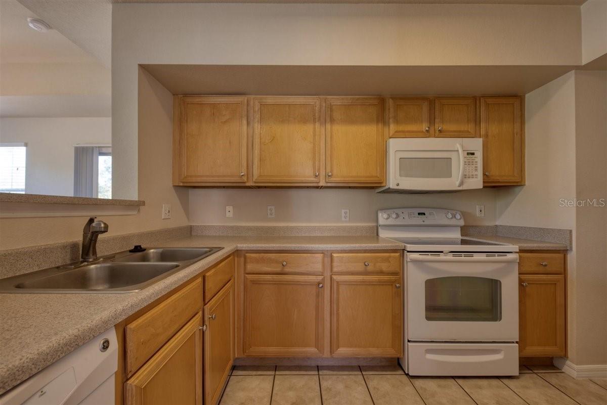 1135 VILLAGIO CIR #205 — photo 12