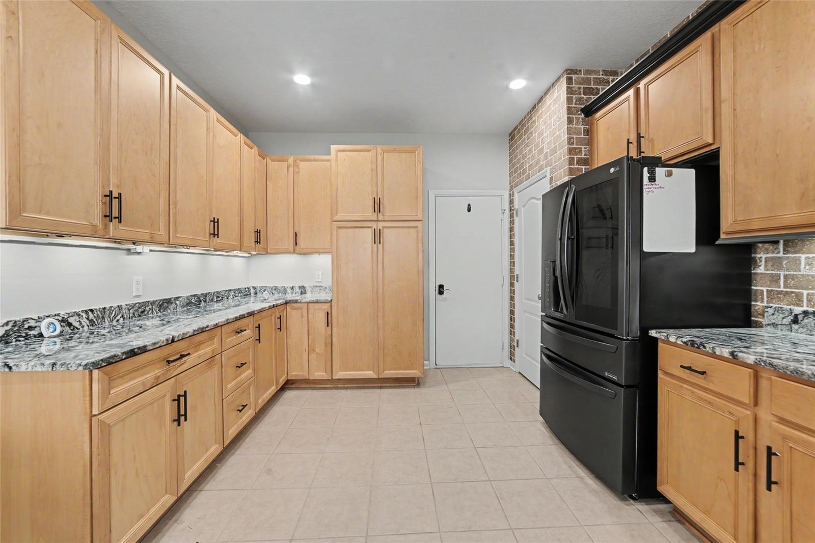 4635 POND RIDGE DR — photo 9