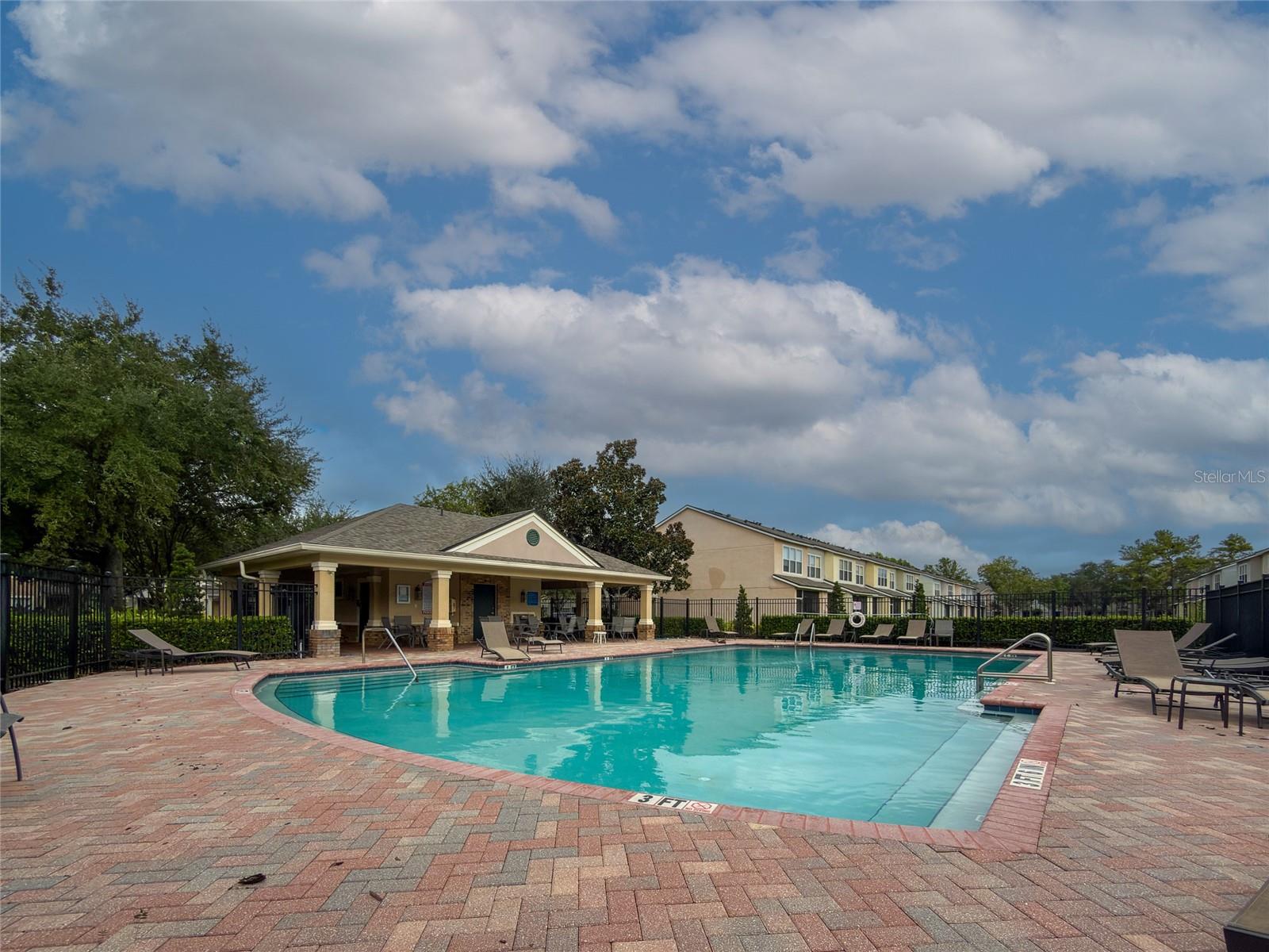 4635 POND RIDGE DR — photo 26