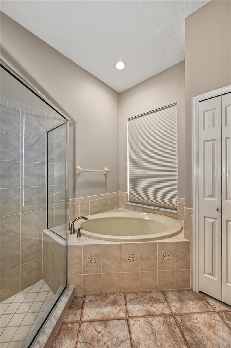 4008 SILK OAK LN — photo 33