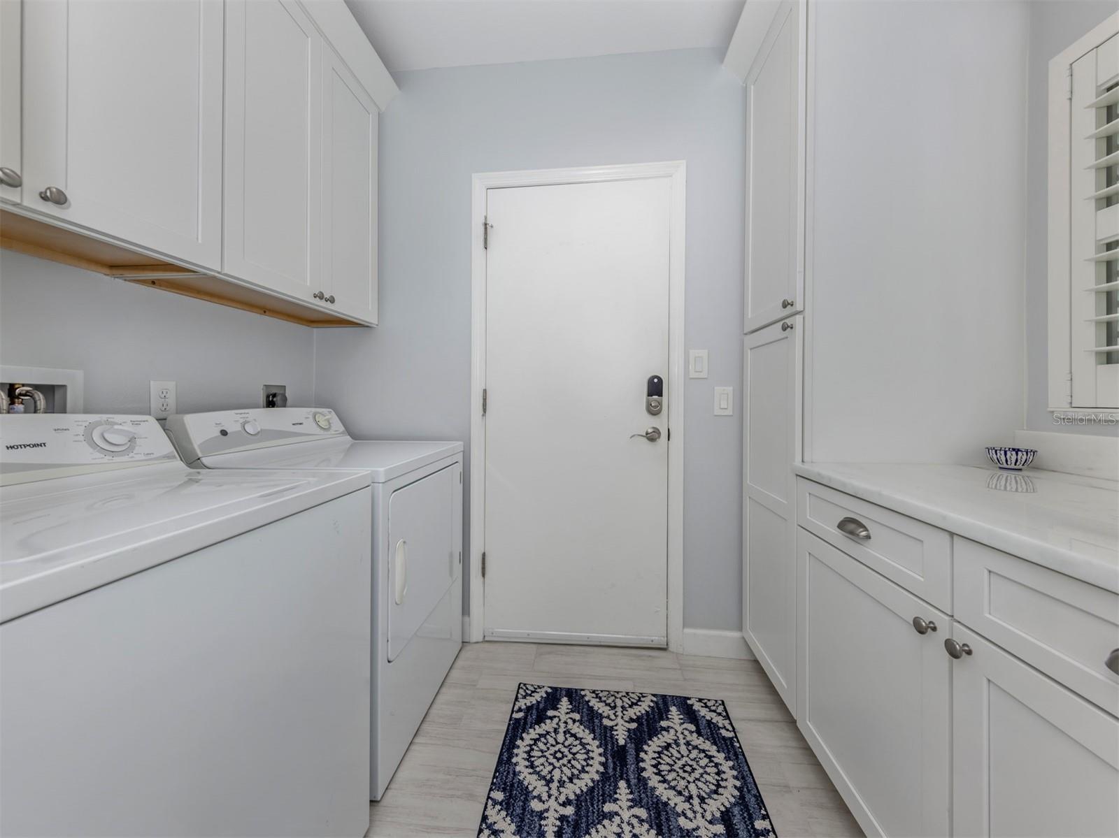 1435 COLONY PL — photo 24