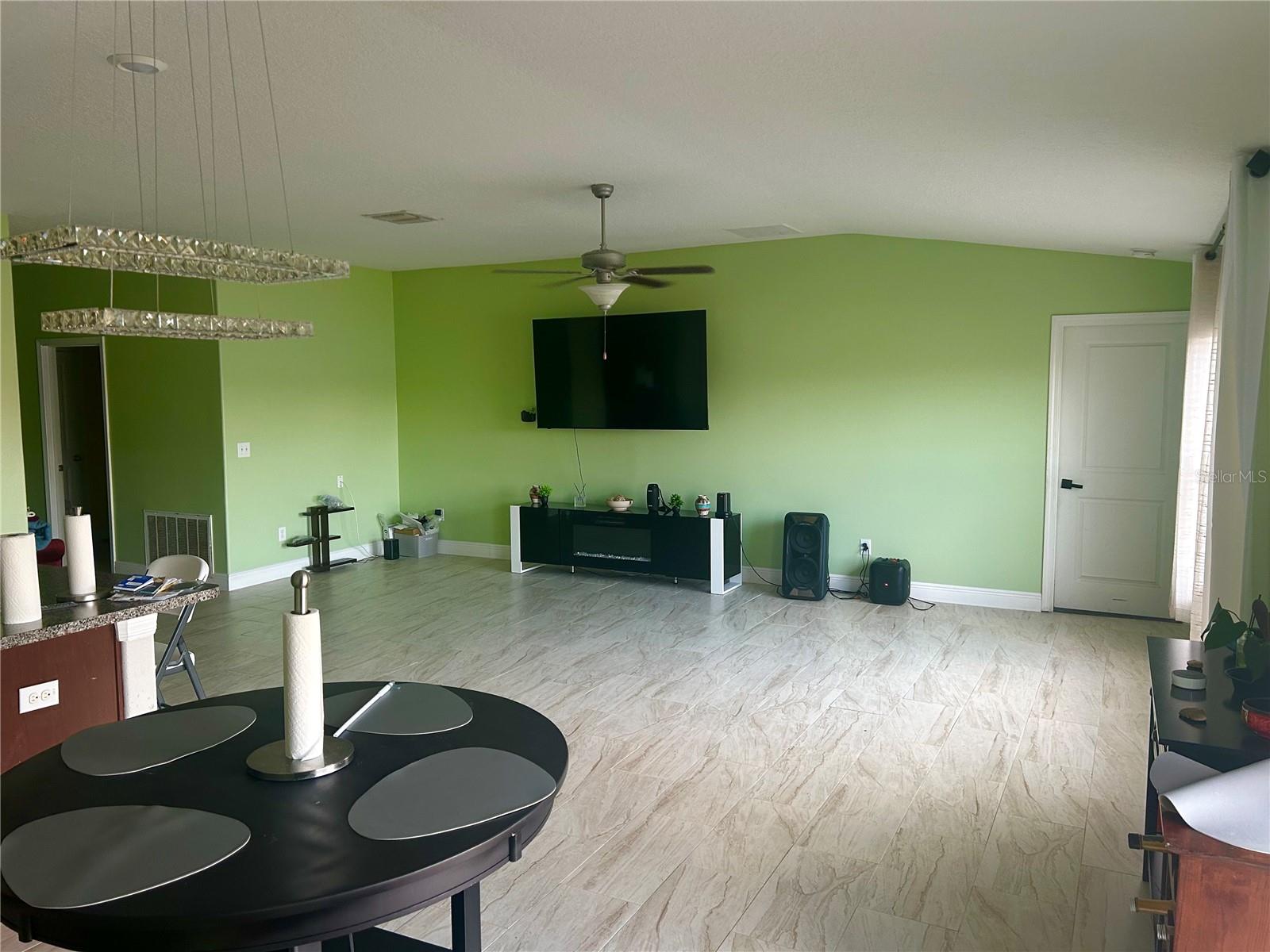 106 CASCADE BEND DR — photo 4