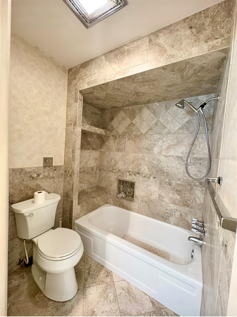 4355 TAHITIAN GARDENS CIR #D — photo 9