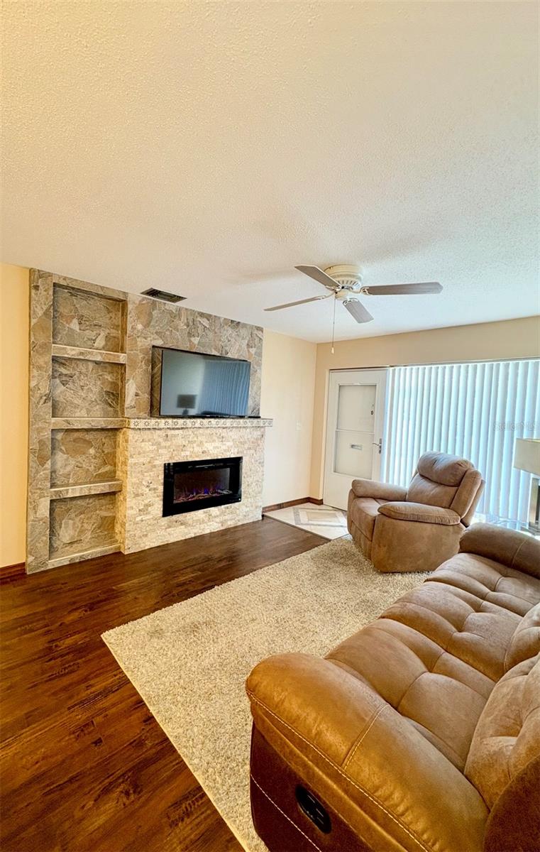 4355 TAHITIAN GARDENS CIR #D — photo 3