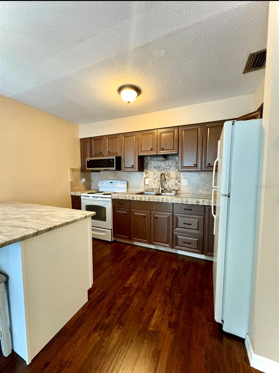 4355 TAHITIAN GARDENS CIR #D — photo 7