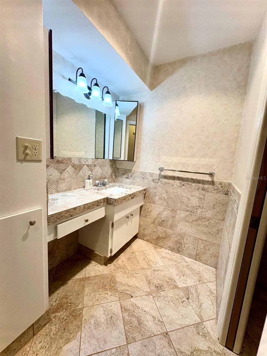 4355 TAHITIAN GARDENS CIR #D — photo 8