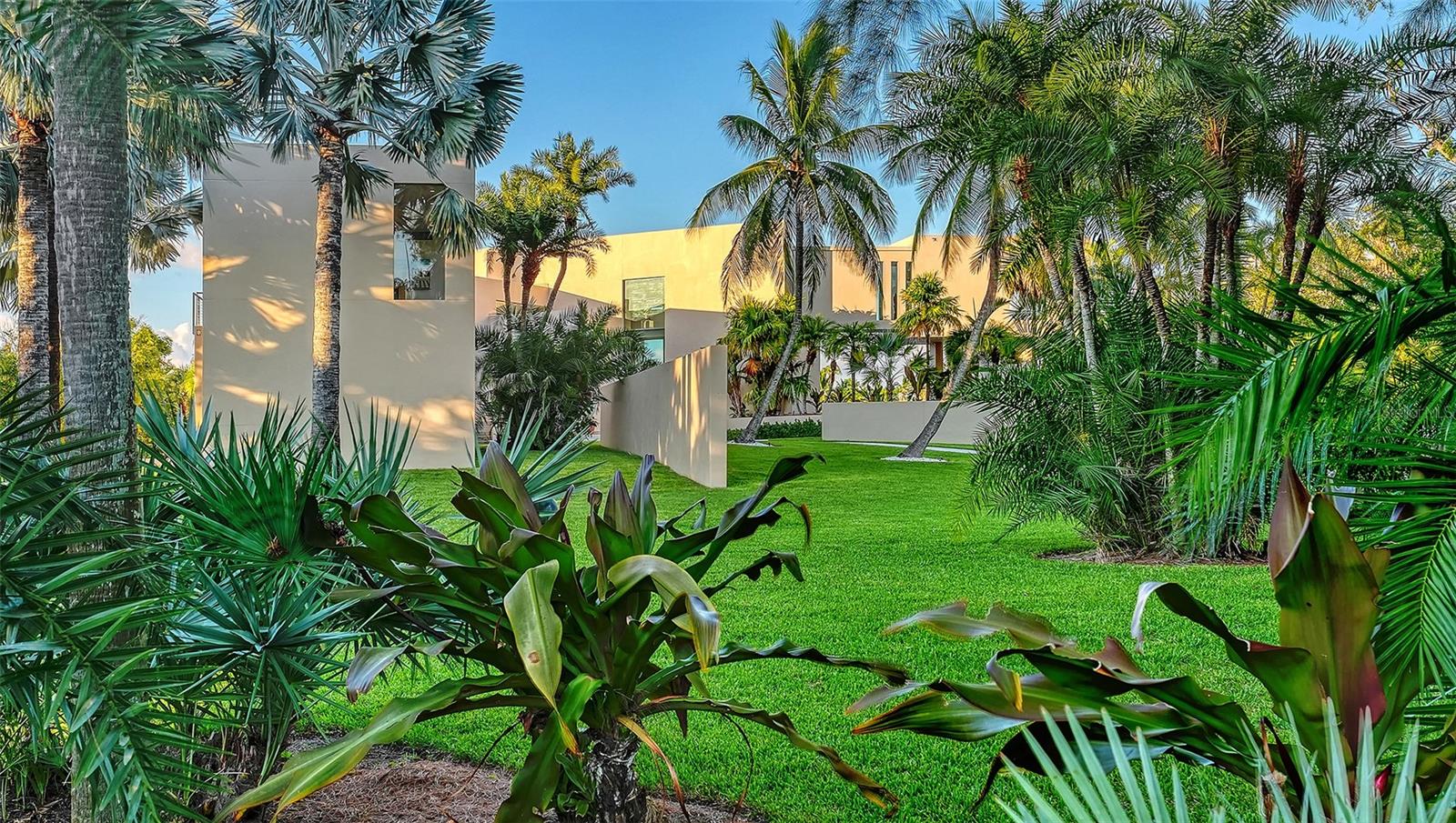 6610 GULF OF MEXICO DR — photo 19