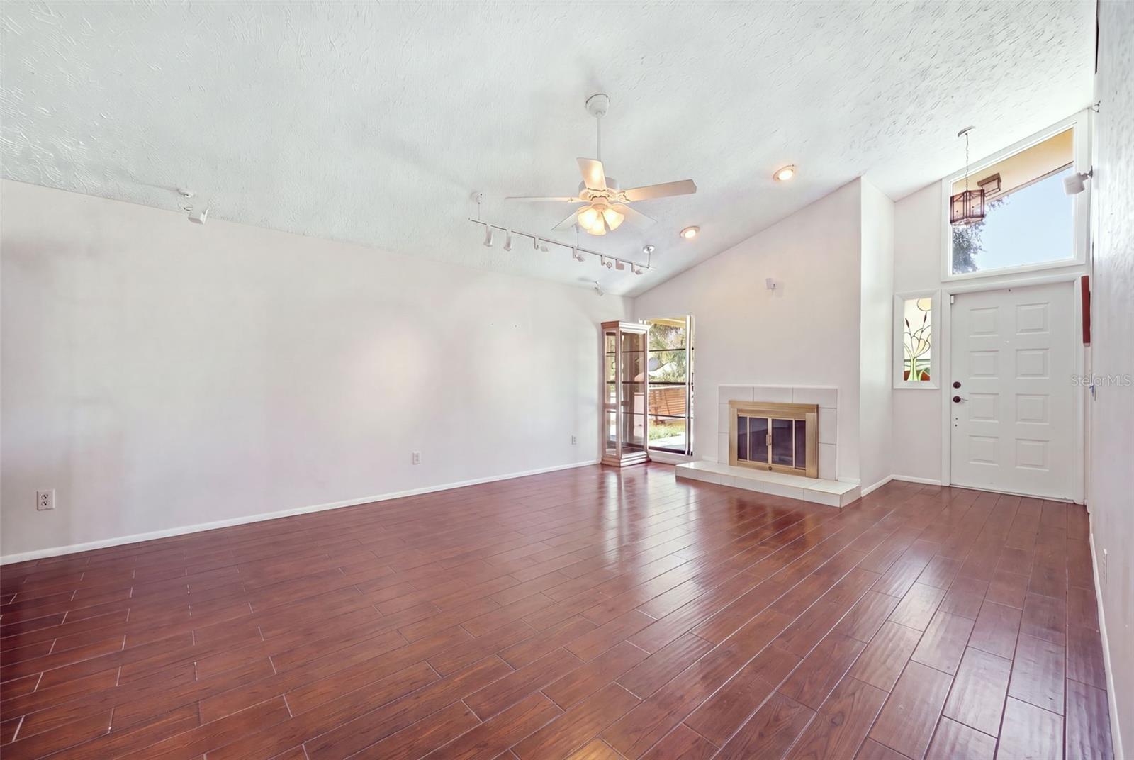 4609 DEERWALK AVE — photo 6