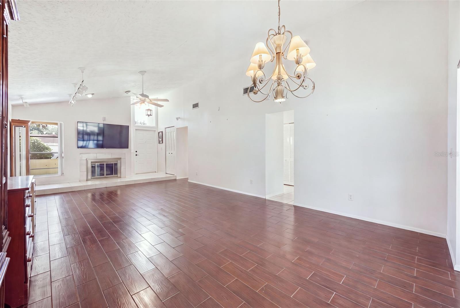 4609 DEERWALK AVE — photo 7