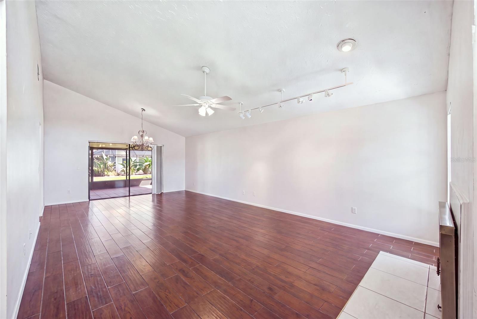 4609 DEERWALK AVE — photo 5