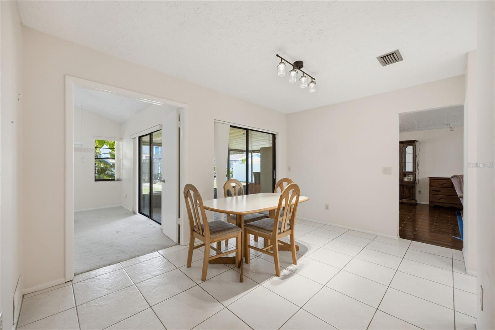 4609 DEERWALK AVE — photo 18