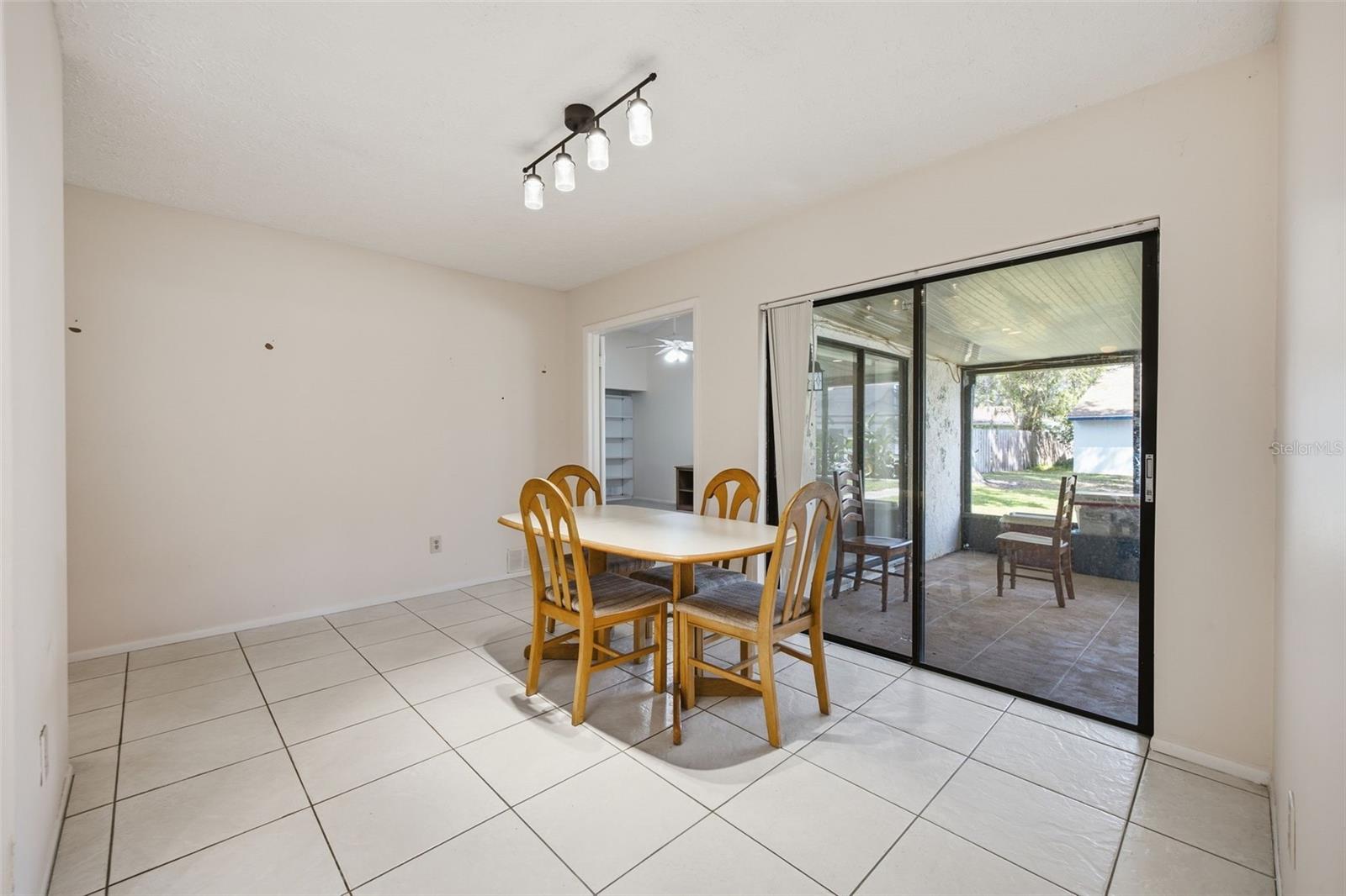 4609 DEERWALK AVE — photo 17
