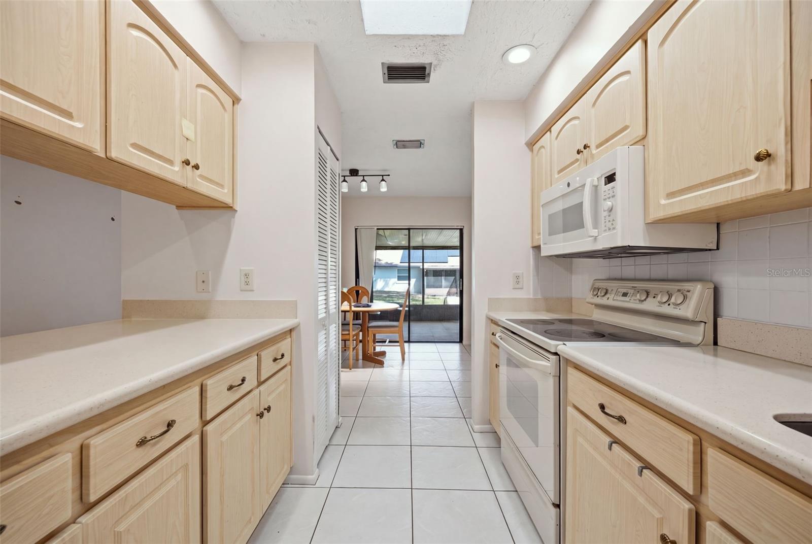 4609 DEERWALK AVE — photo 15