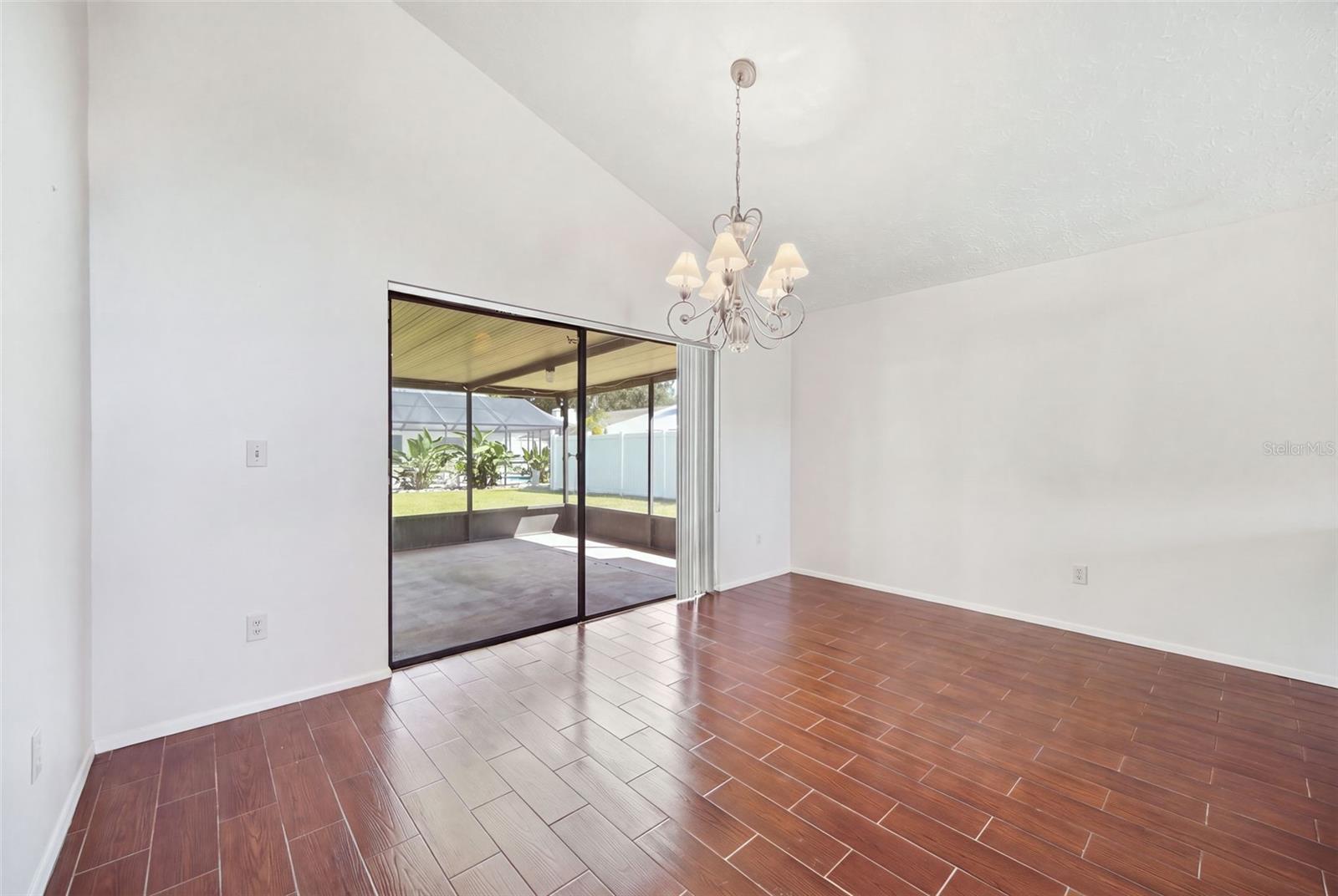 4609 DEERWALK AVE — photo 8