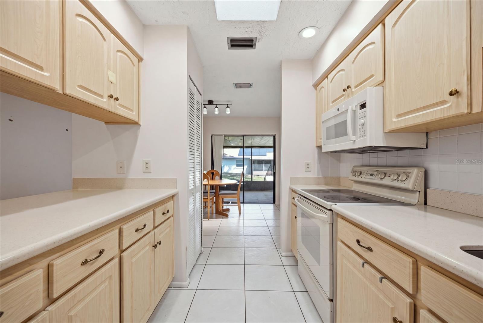 4609 DEERWALK AVE — photo 13