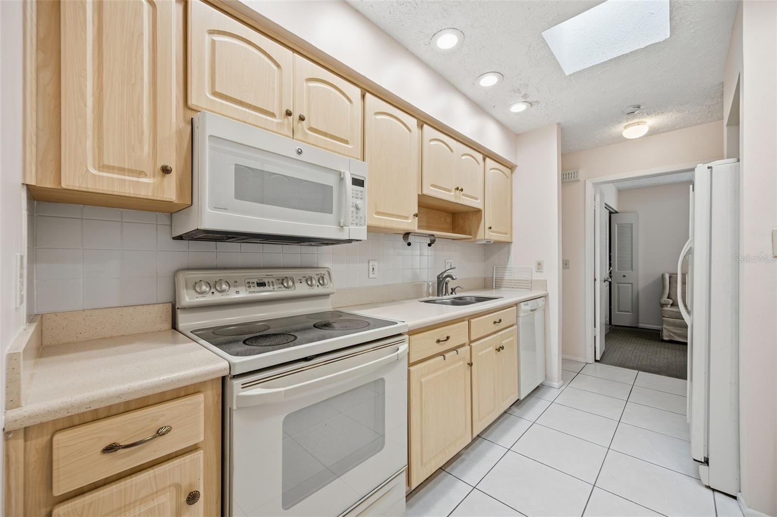 4609 DEERWALK AVE — photo 10