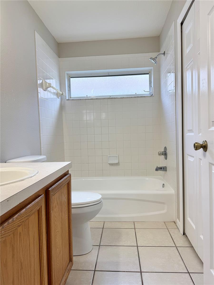 10431 ISLEWORTH AVE — photo 16