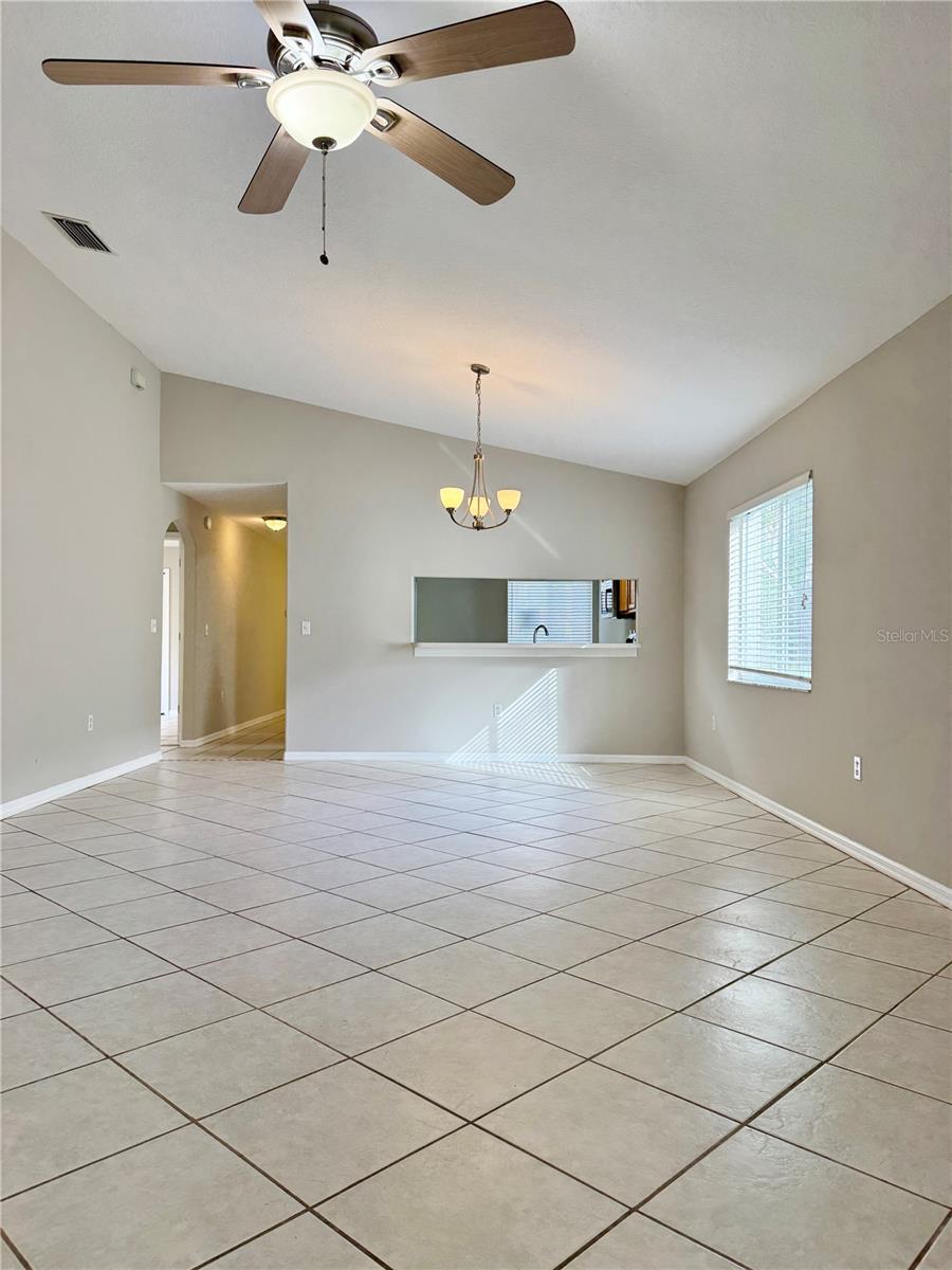 10431 ISLEWORTH AVE — photo 5