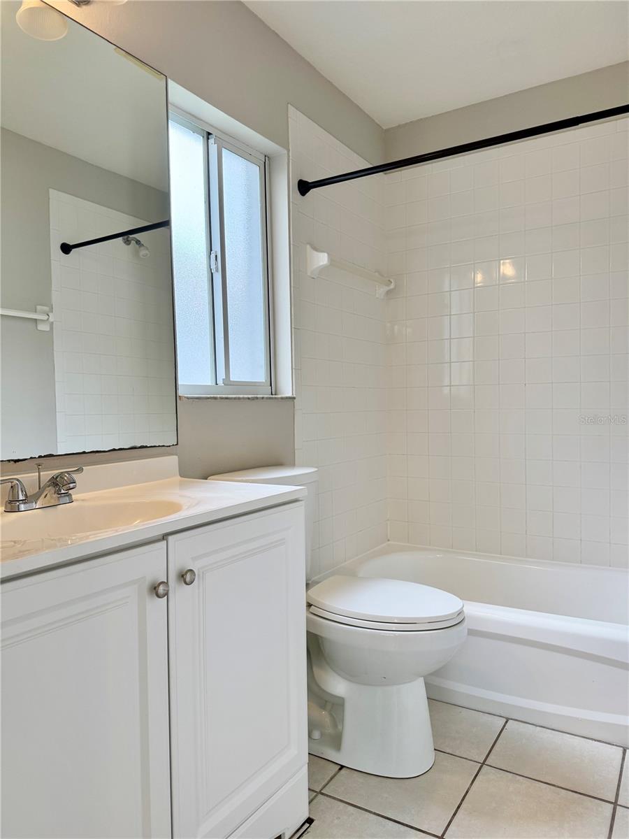 10431 ISLEWORTH AVE — photo 9
