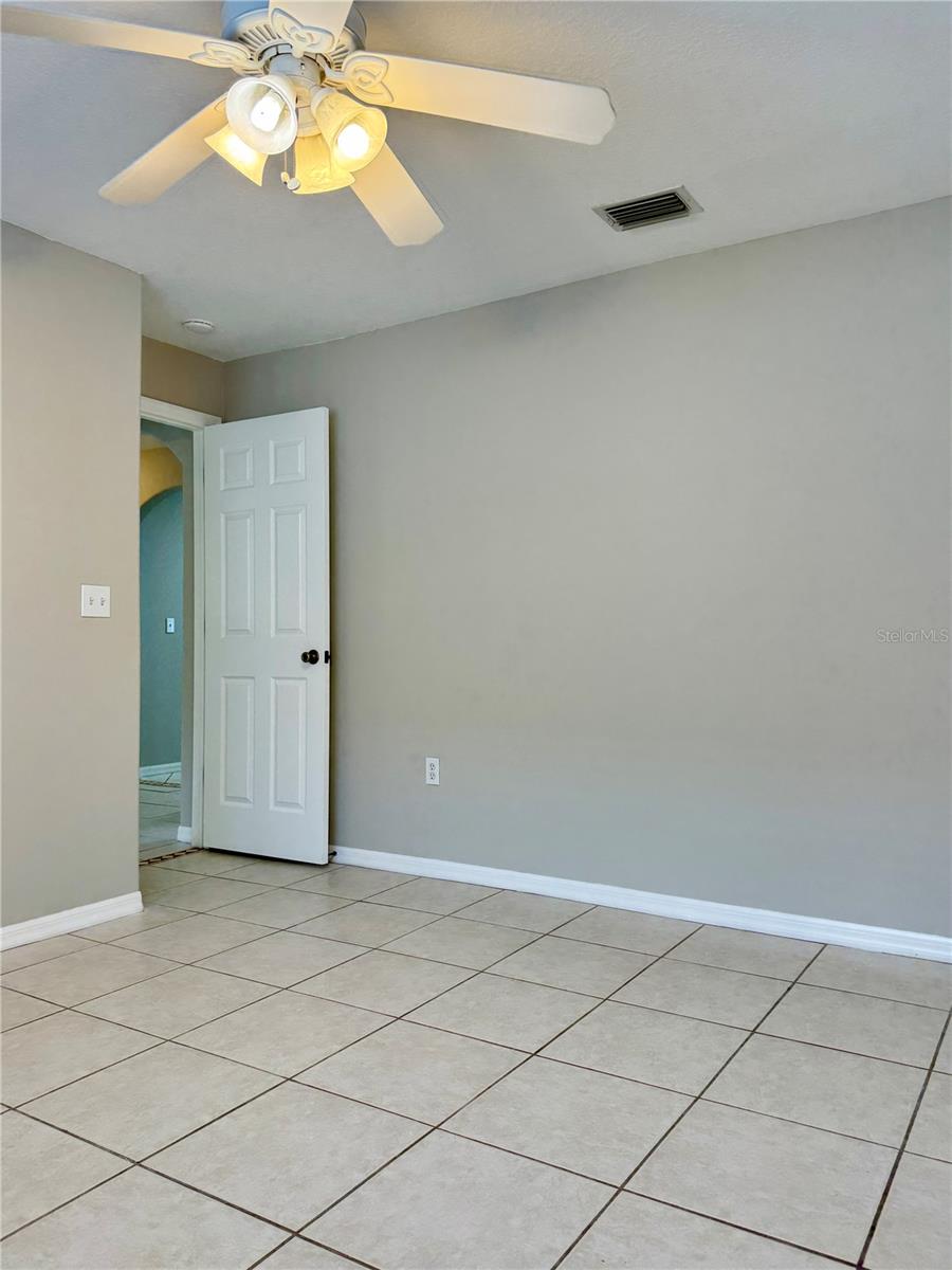 10431 ISLEWORTH AVE — photo 19