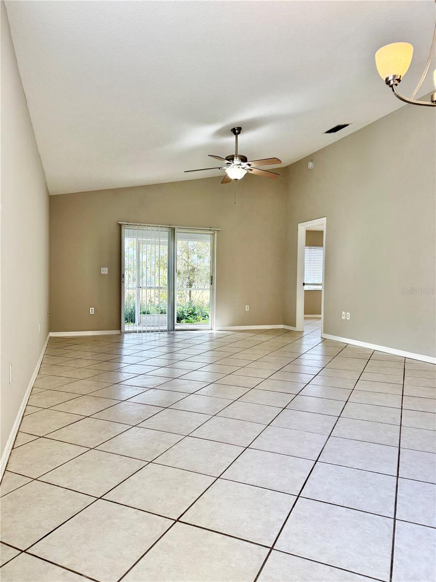 10431 ISLEWORTH AVE — photo 6