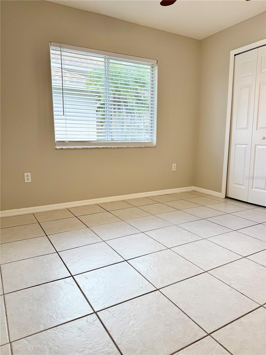 10431 ISLEWORTH AVE — photo 15