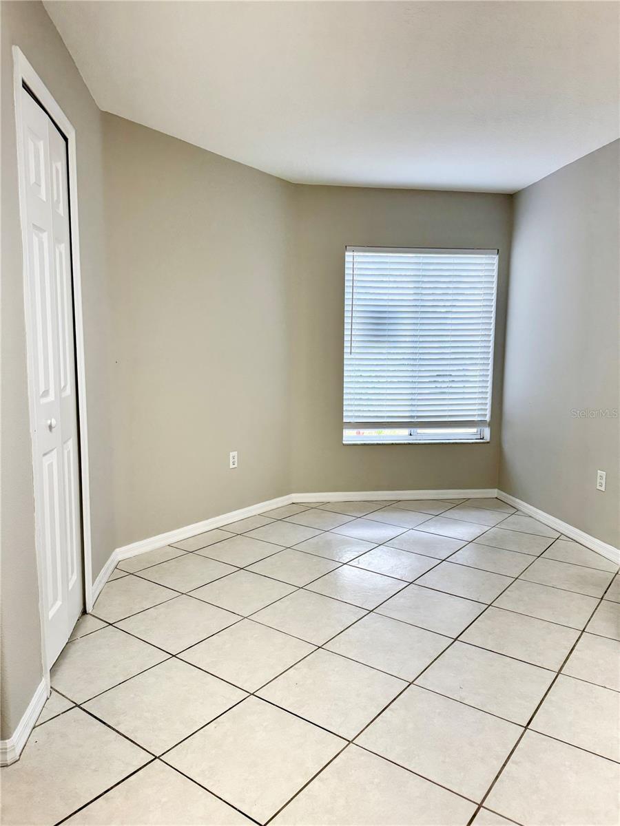 10431 ISLEWORTH AVE — photo 4