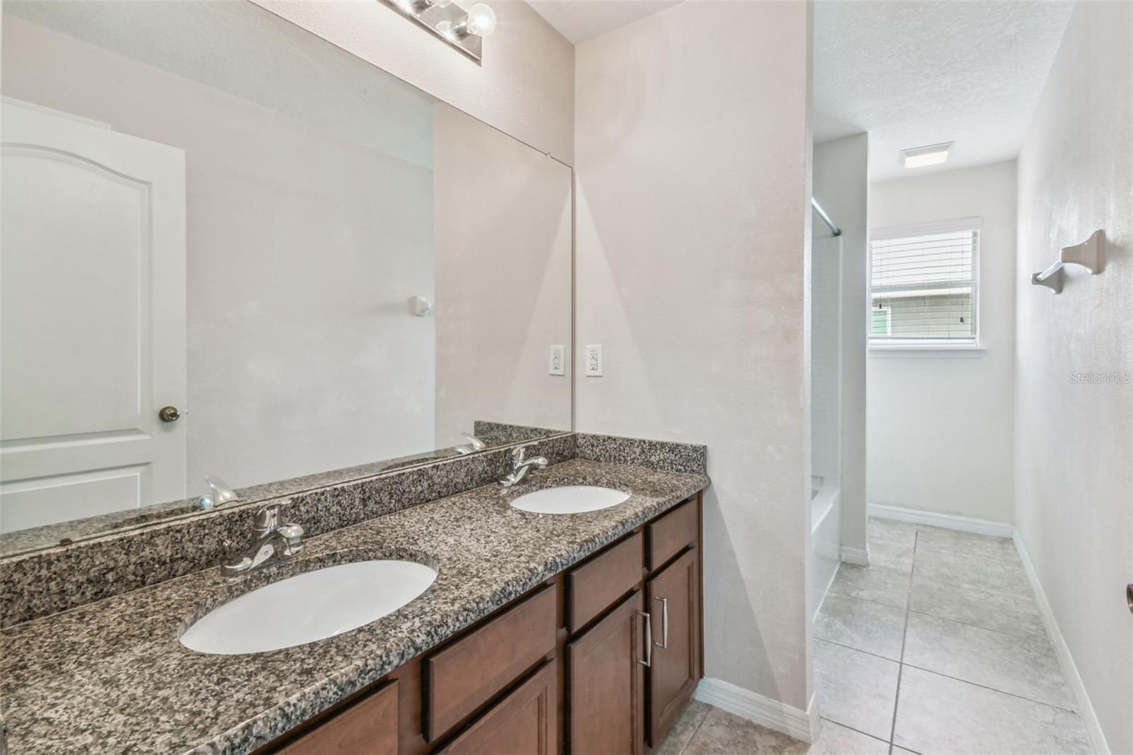 12320 FAIRLAWN DR — photo 48