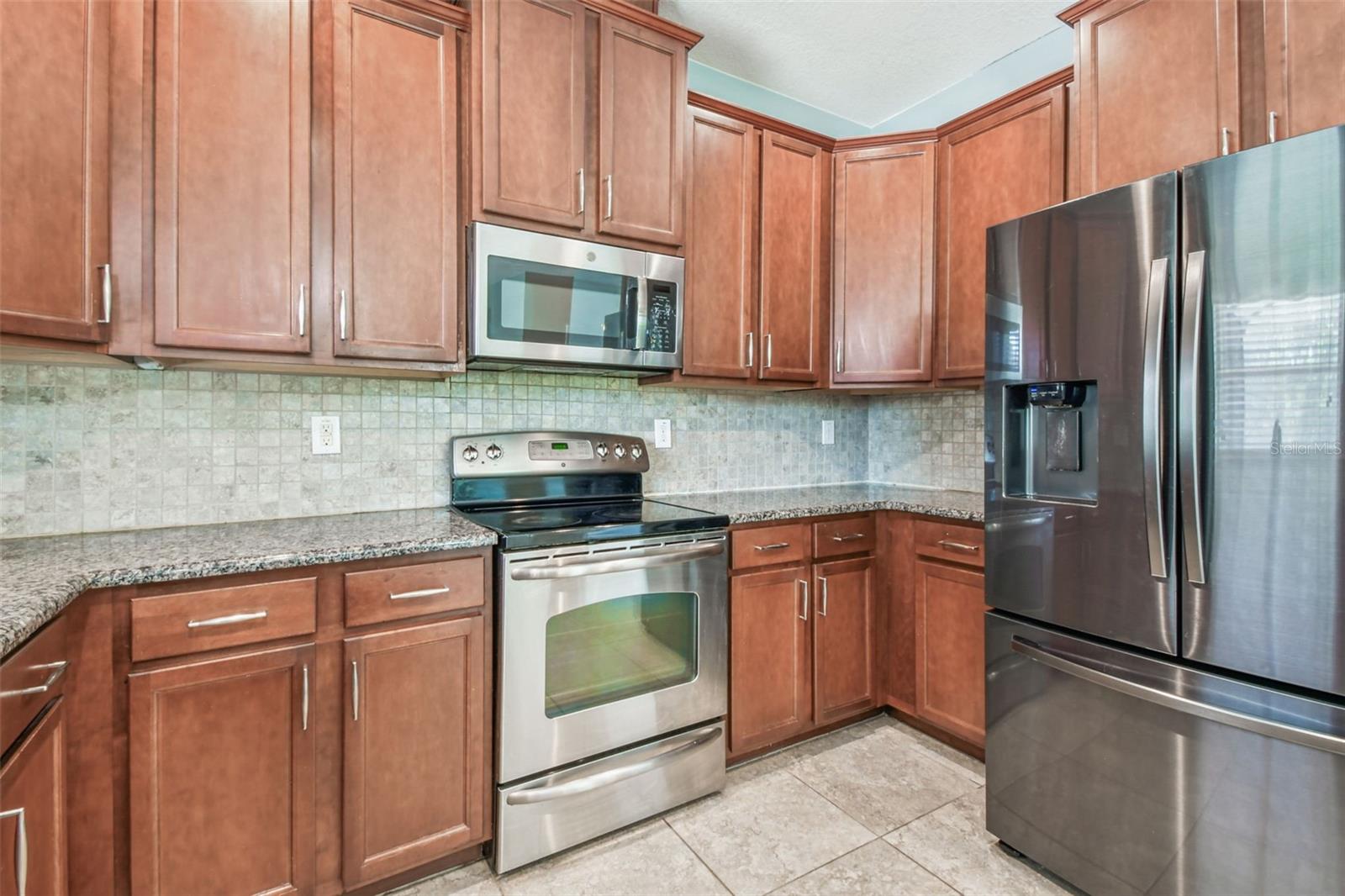 12320 FAIRLAWN DR — photo 22