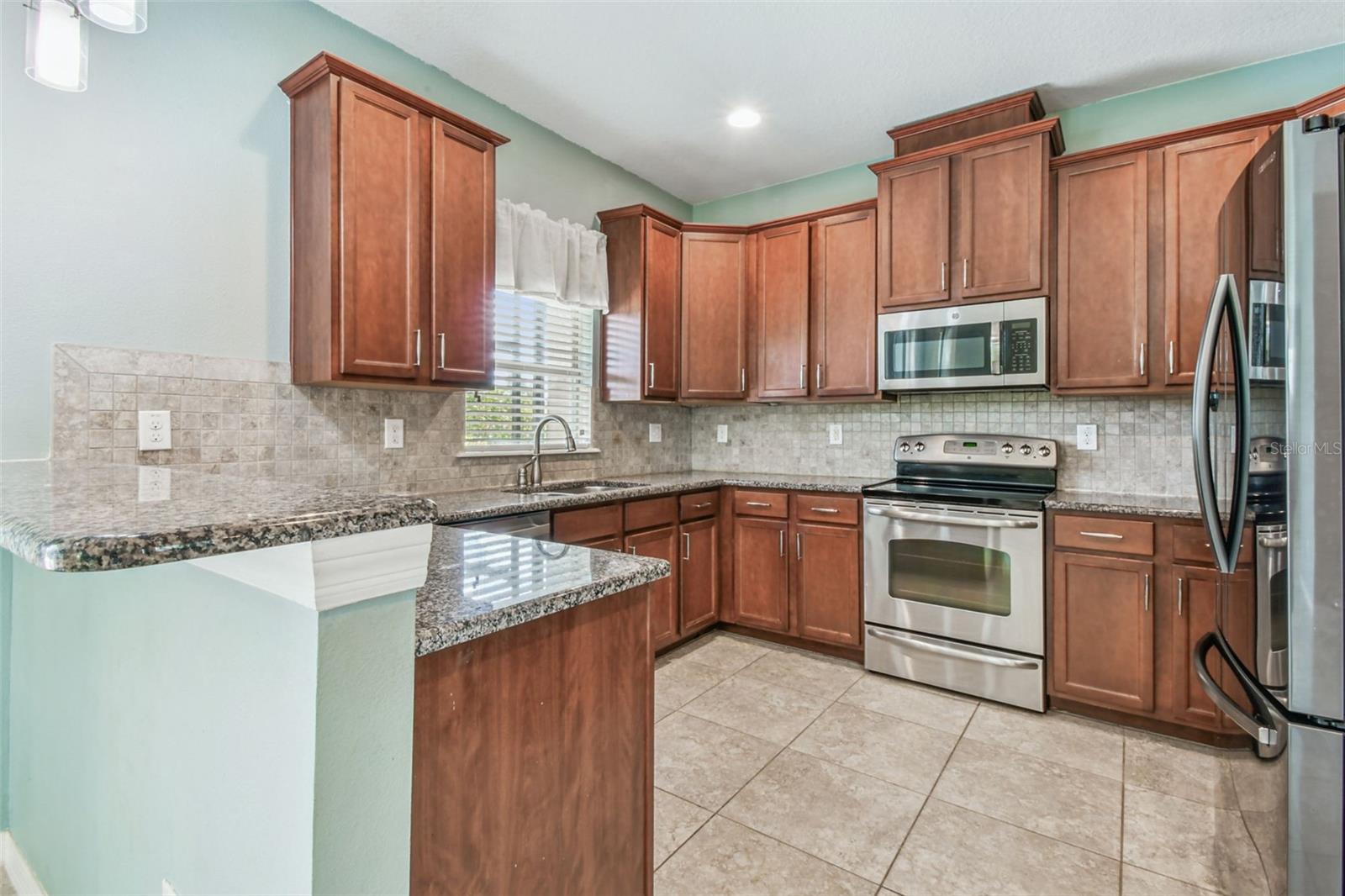 12320 FAIRLAWN DR — photo 19