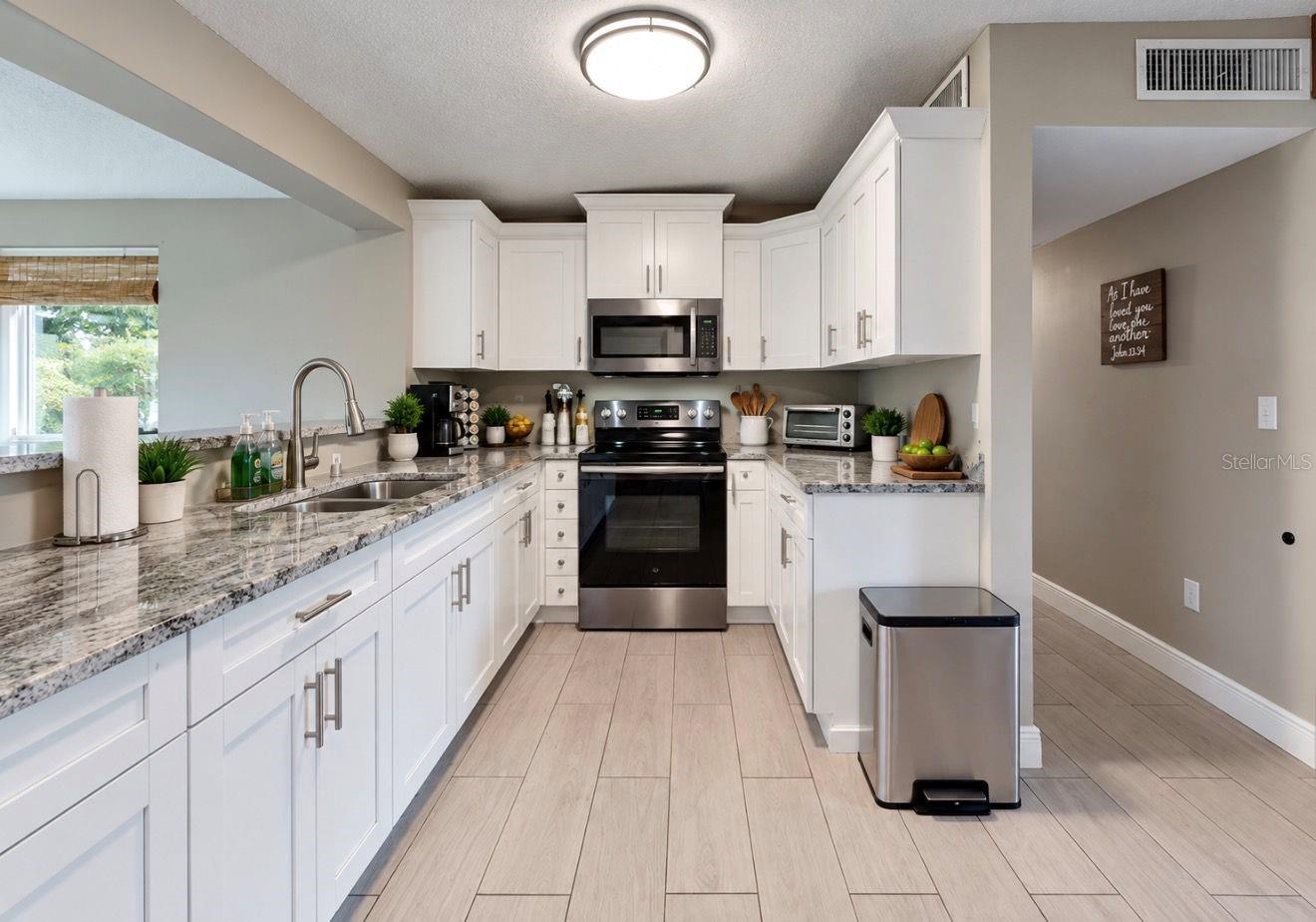 717 W DEER LAKE DR — photo 14