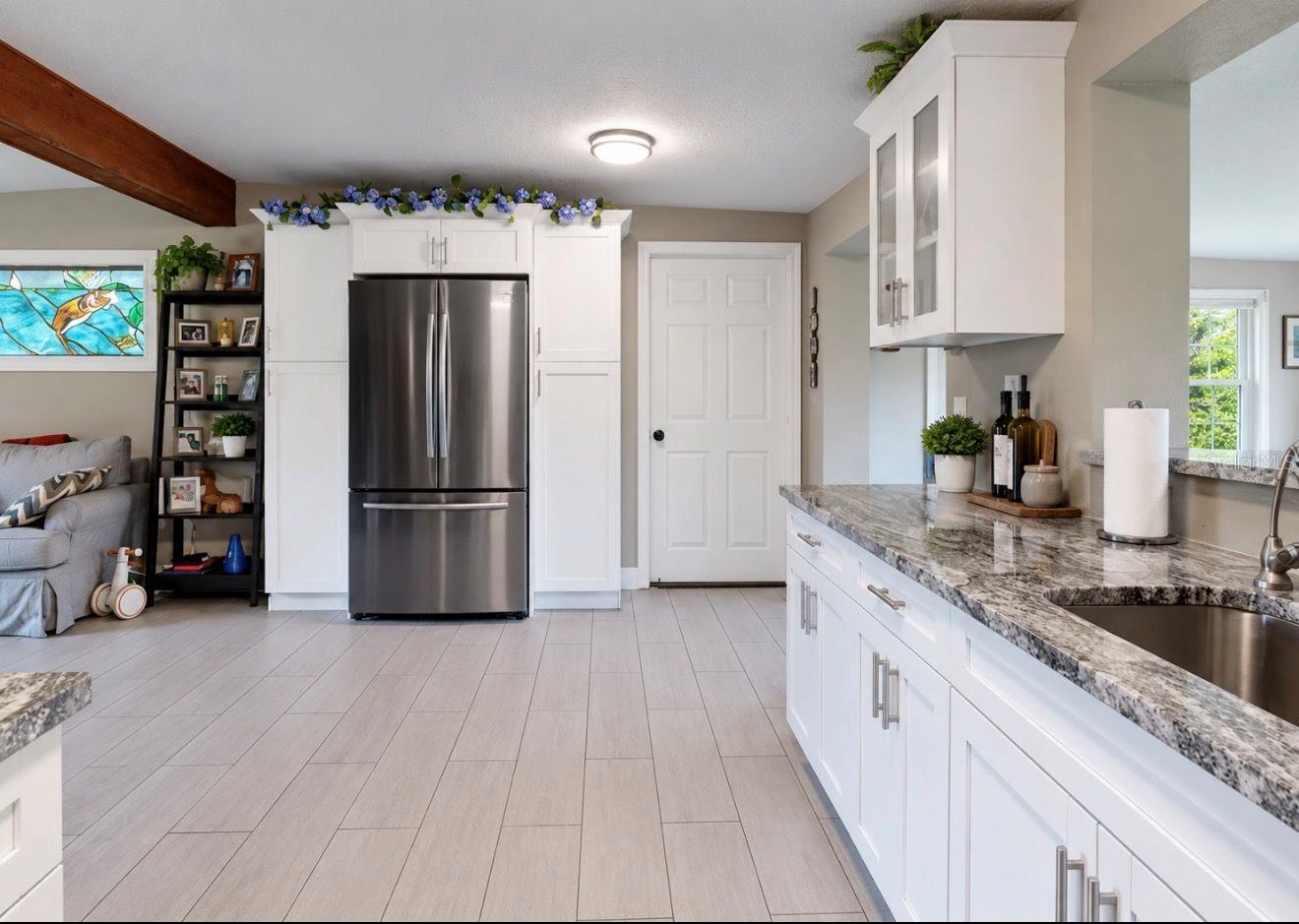 717 W DEER LAKE DR — photo 15