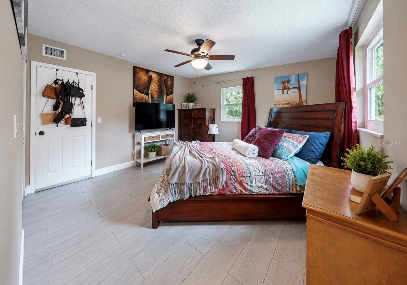 717 W DEER LAKE DR — photo 26