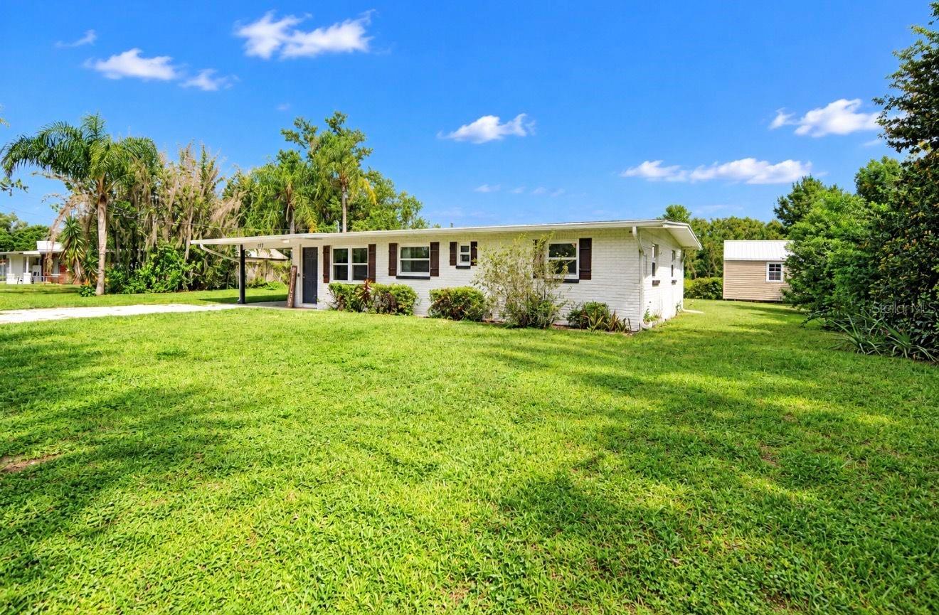 717 W DEER LAKE DR — photo 2