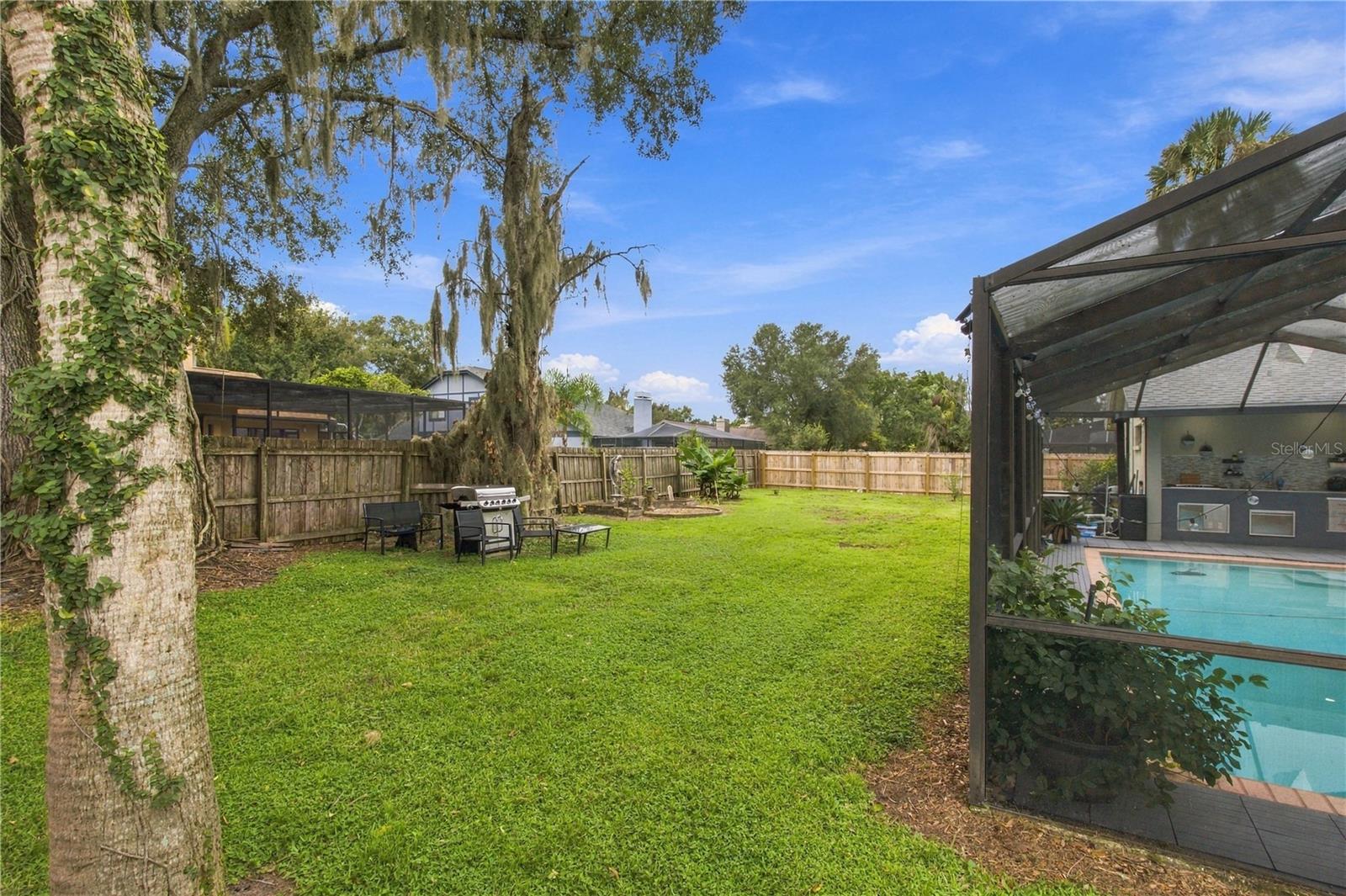 2621 BRIDLE DR — photo 35