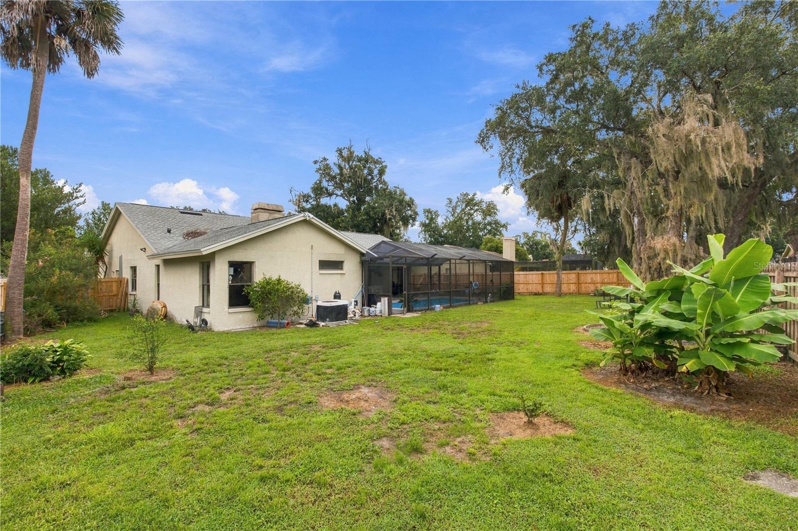 2621 BRIDLE DR — photo 33
