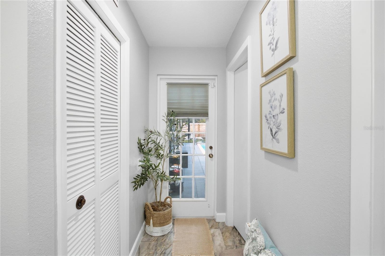 2621 BRIDLE DR — photo 30