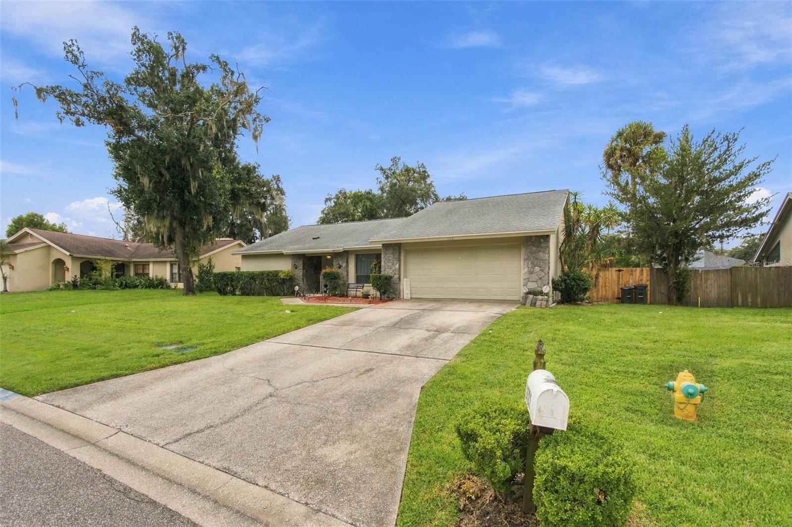 2621 BRIDLE DR — photo 38