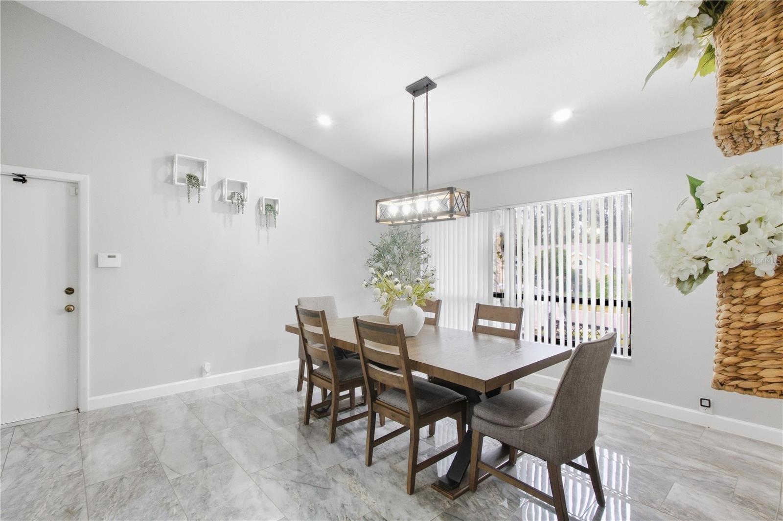 2621 BRIDLE DR — photo 8