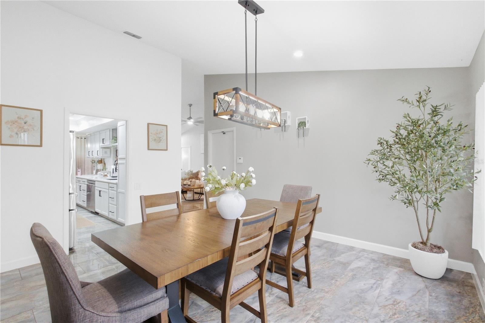 2621 BRIDLE DR — photo 10