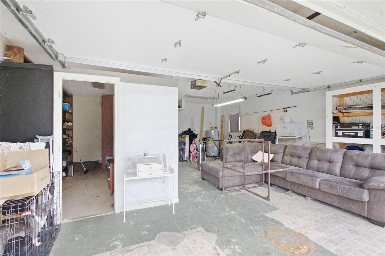 2621 BRIDLE DR — photo 36