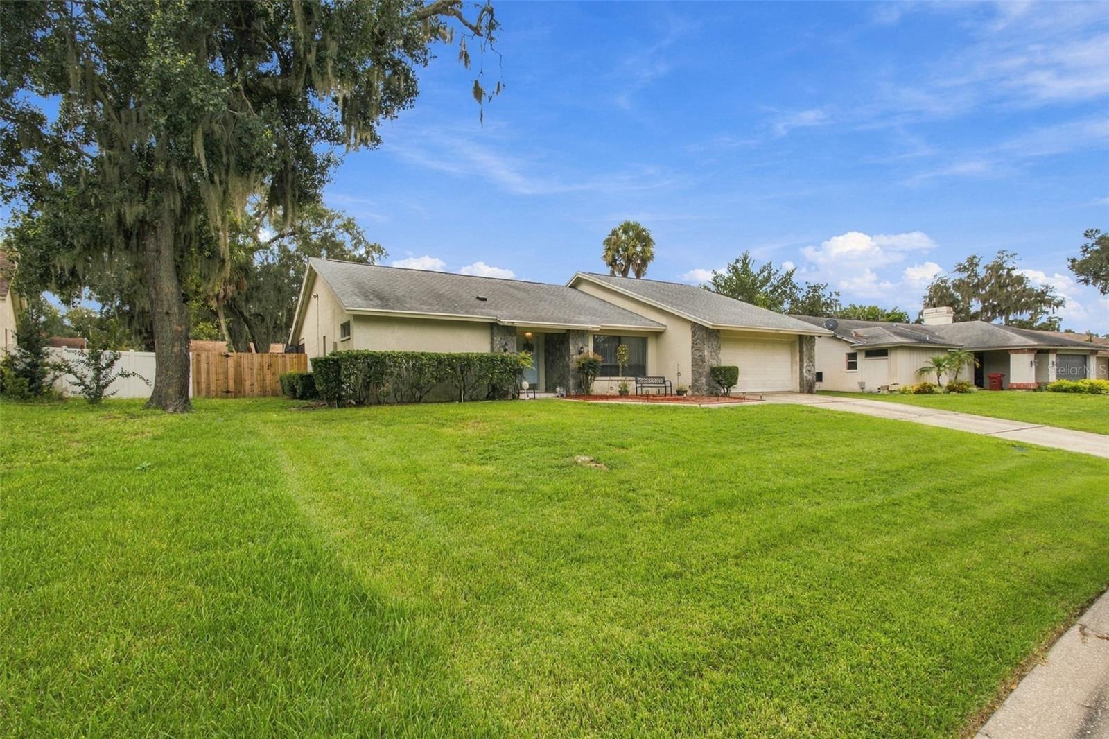 2621 BRIDLE DR — photo 39