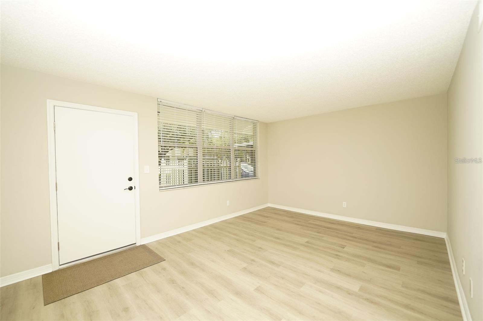 4705 1ST ST NE #132 — photo 3