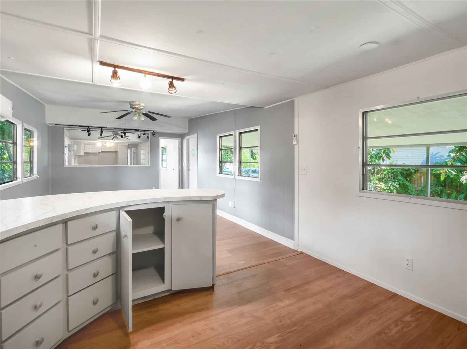 4863 VICTORIA AVE — photo 14