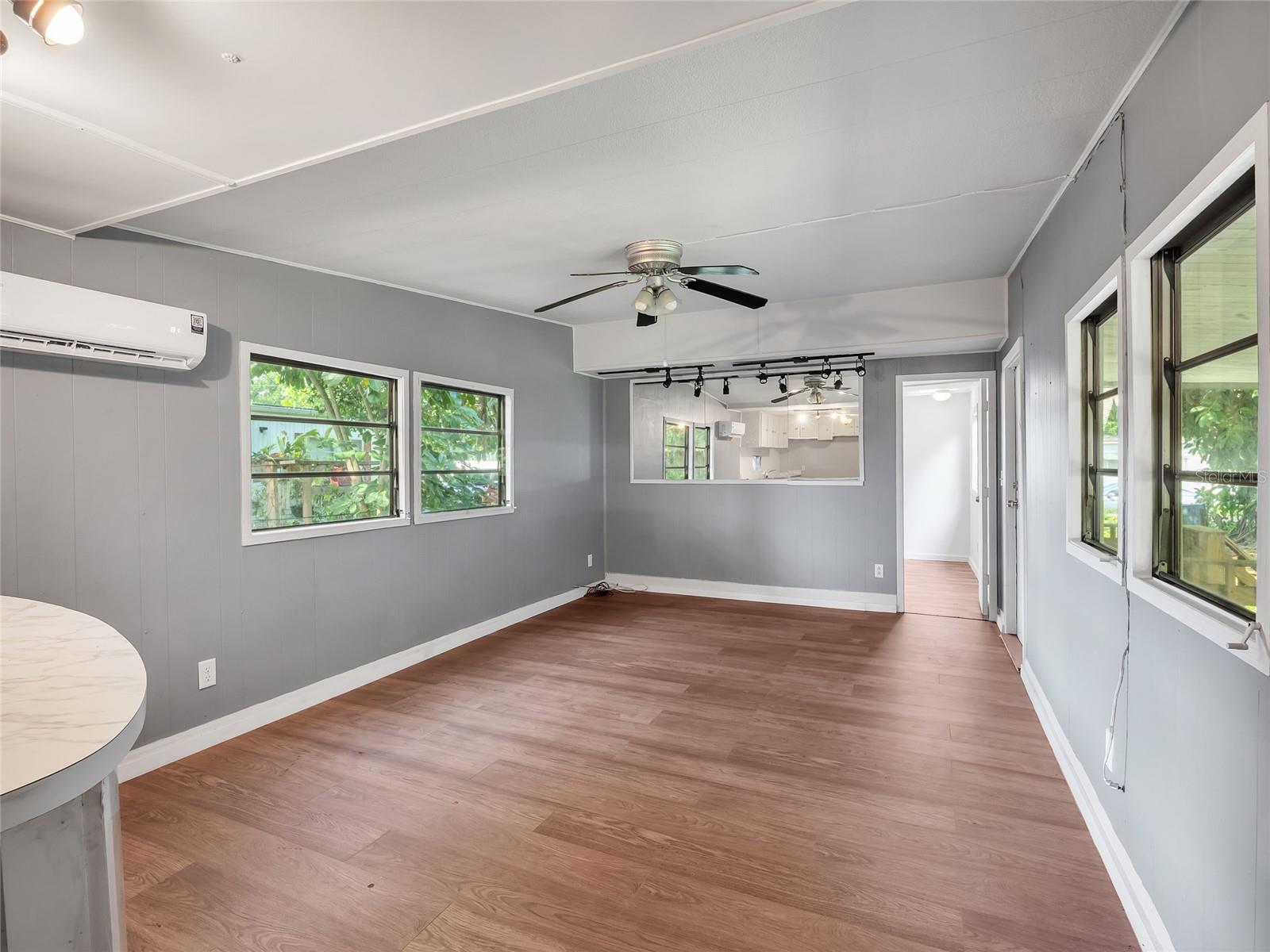 4863 VICTORIA AVE — photo 12