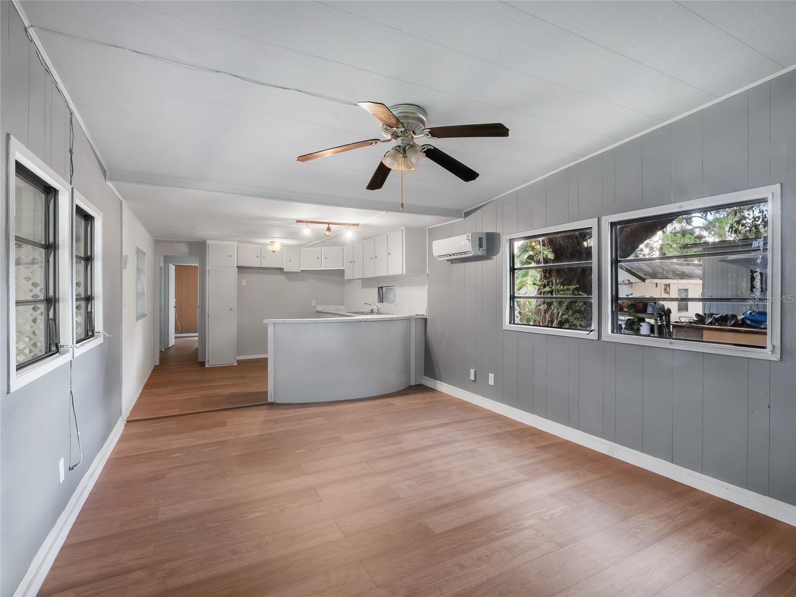 4863 VICTORIA AVE — photo 11